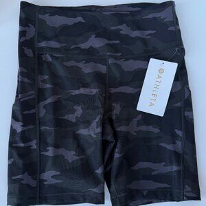 Athleta Ultimate Stash Pocket Camo 7 in Compression Short, Size M, New with Tags